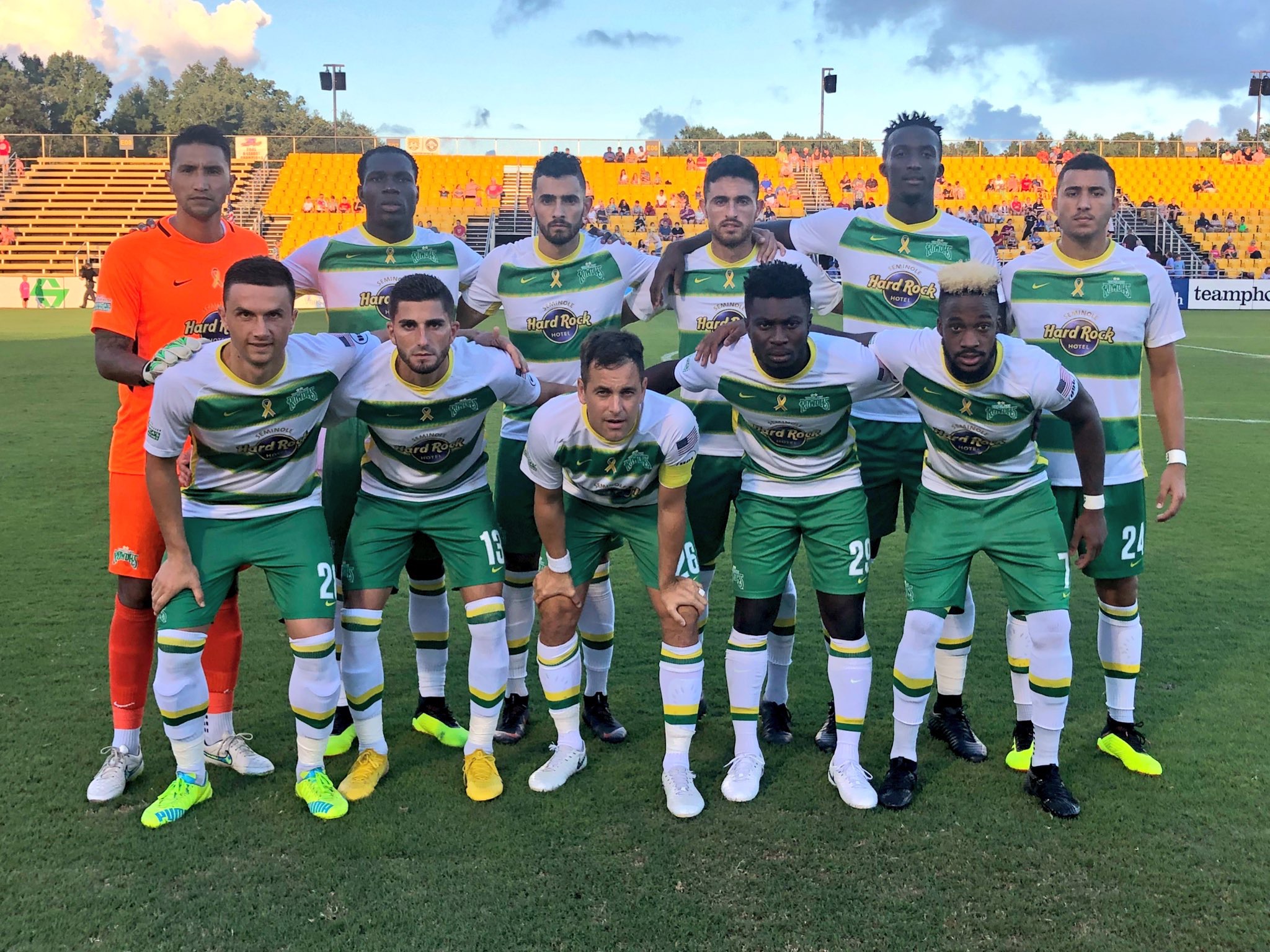 8992327E-AC1E-42A7-86AA-FFB0702FDA52