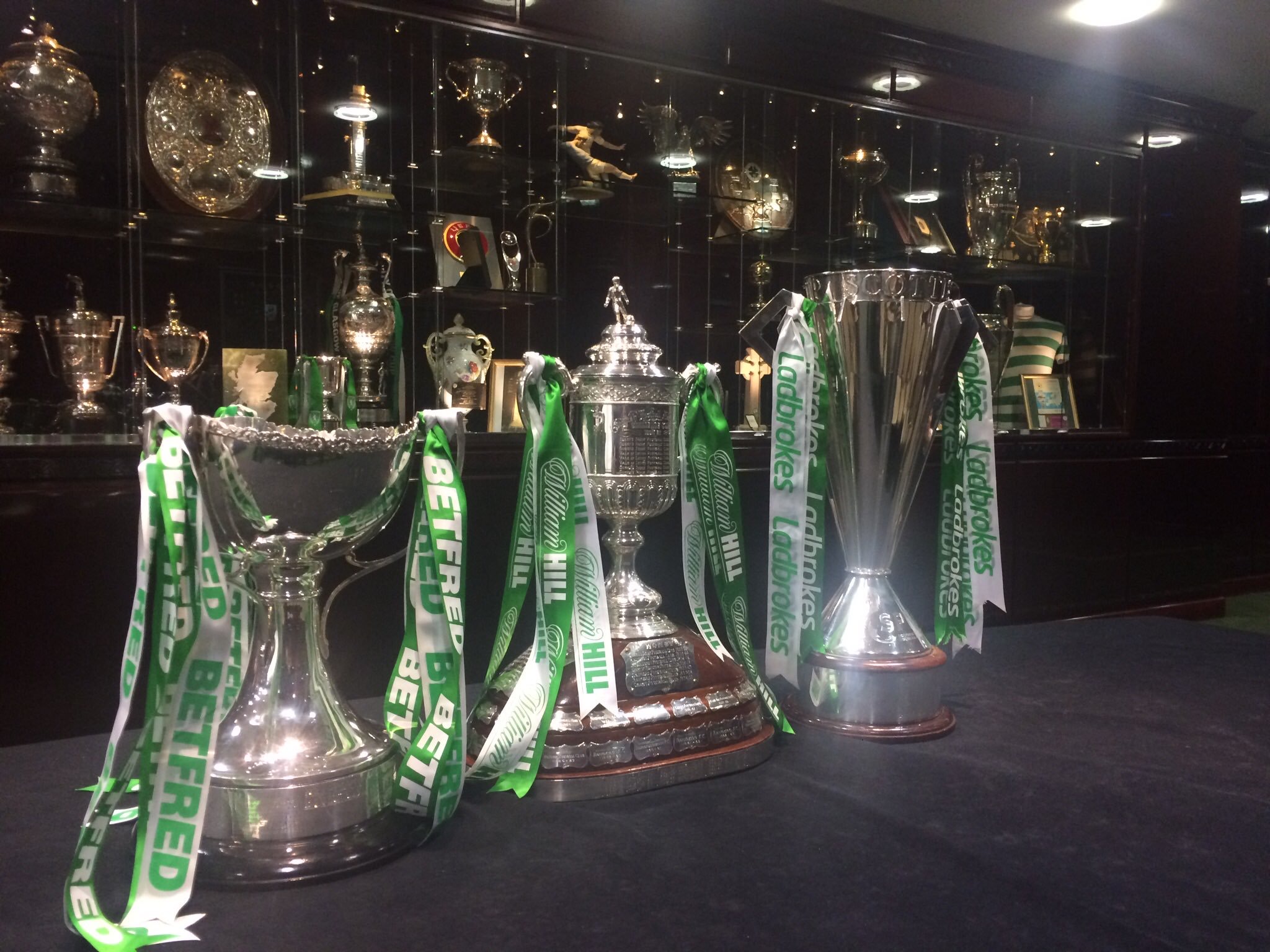 4F4B6F03-11AD-4BAE-90DF-7790B5B8B4B2